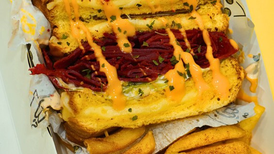 Donner Toastie With Chips