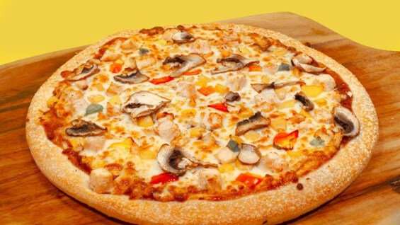 16" BBQ Chicken Pizza
