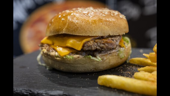 Half Pounder Cheeseburger