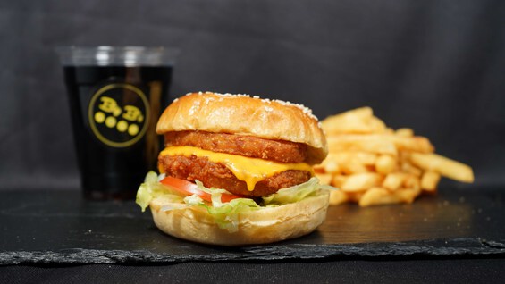 Quarter Pounder Supreme Chicken Fillet Burger