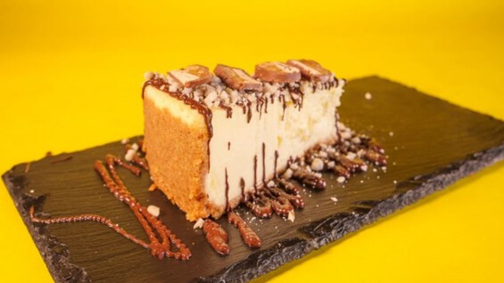 Snickers Cheesecake