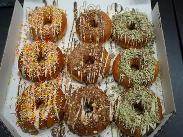 9x Hot Donuts Of Your Choice (gluten & Nuts)